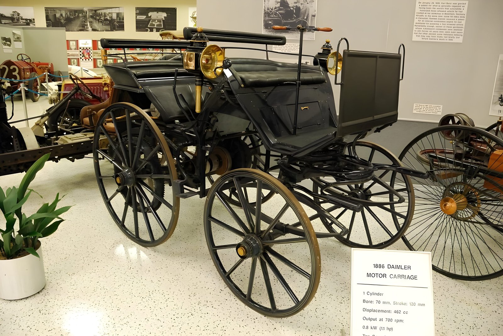 1886, Daimler Motor Carriage